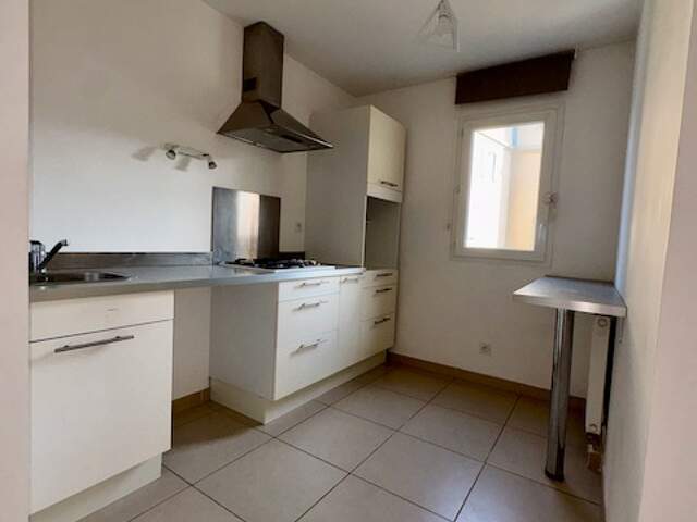 Centre-ville Appartement T2 + parking. — photo du bien