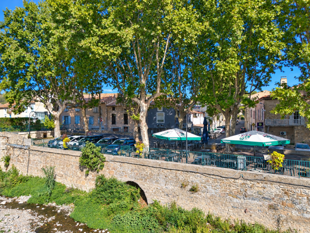 BIZE-MINERVOIS   BAR-RESTAURANT EN BORD DE CESSE o ENV. 160 — photo du bien