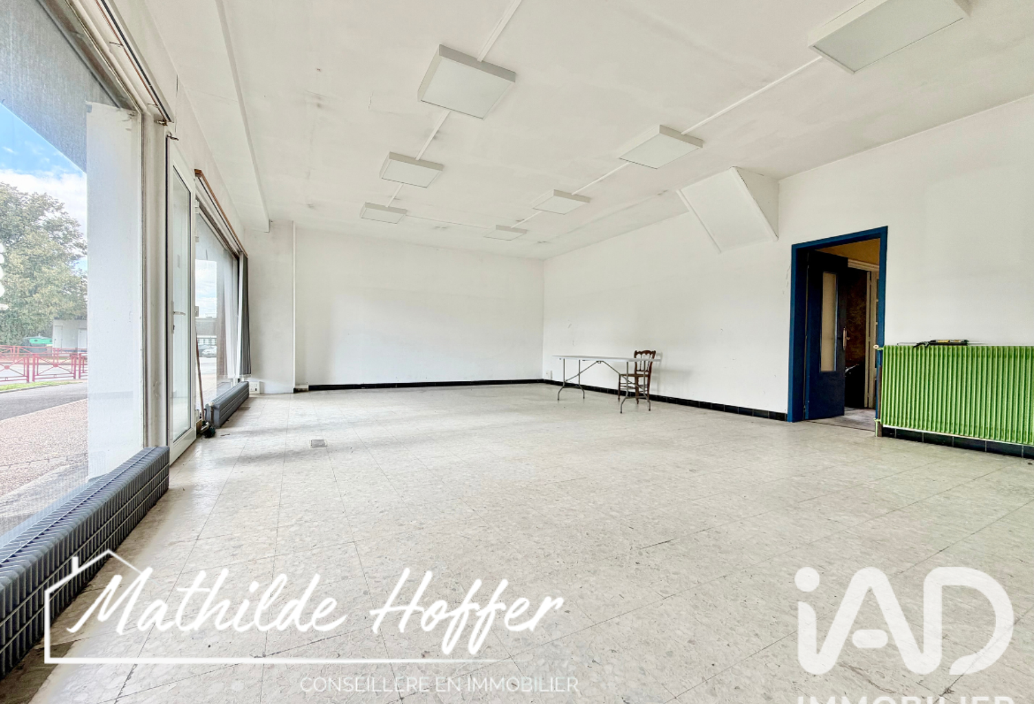 Vente Boutique/Local commercial 220 m&sup2; — photo 1