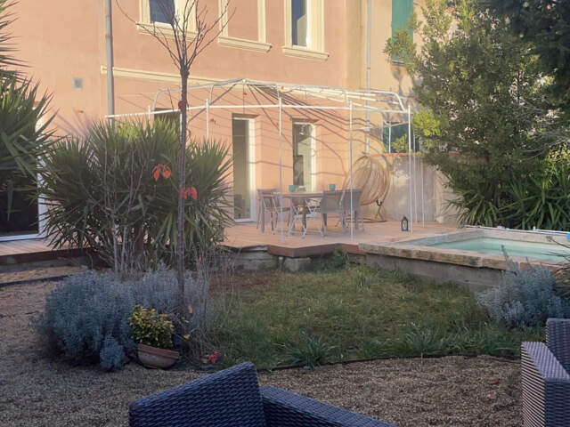 A LOUER // AVIGNON Maison de ville meublée avec piscine — photo du bien