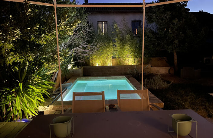 A LOUER // AVIGNON Maison de ville meublée avec piscine — photo 3