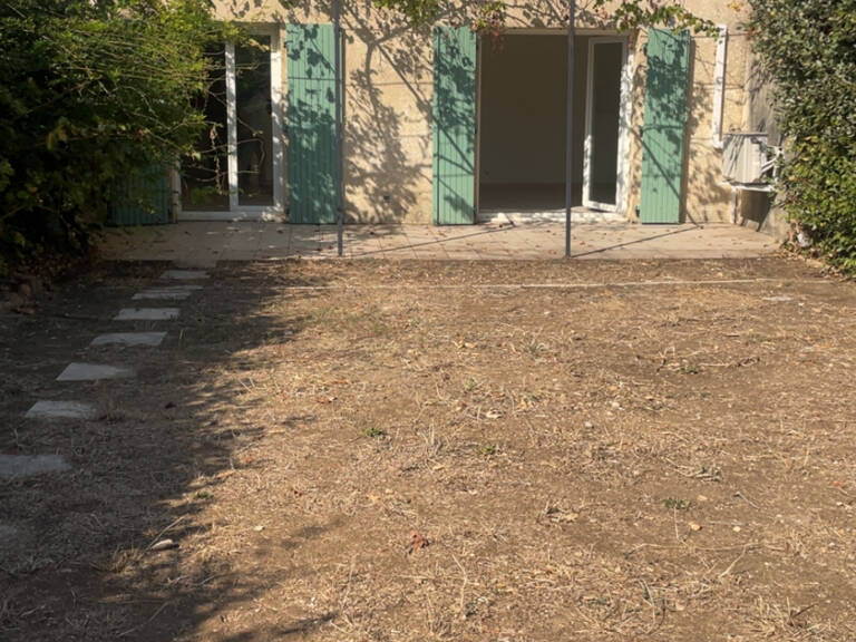 Montfavet villa en R+1 à louer — photo 1