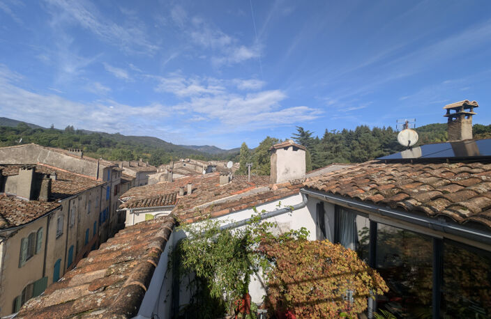 A VENDRE- Bien ATYPIQUE au cœur du village de Lasalle — photo 4