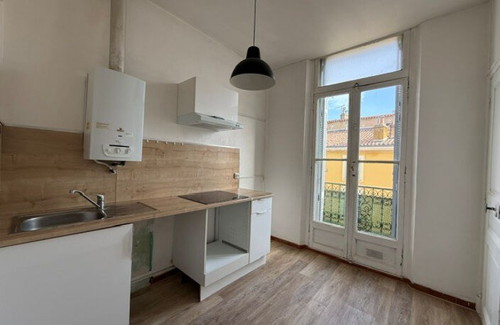 HYERES CENTRE-VILLE / T2 de 40,84 m2 — photo 2