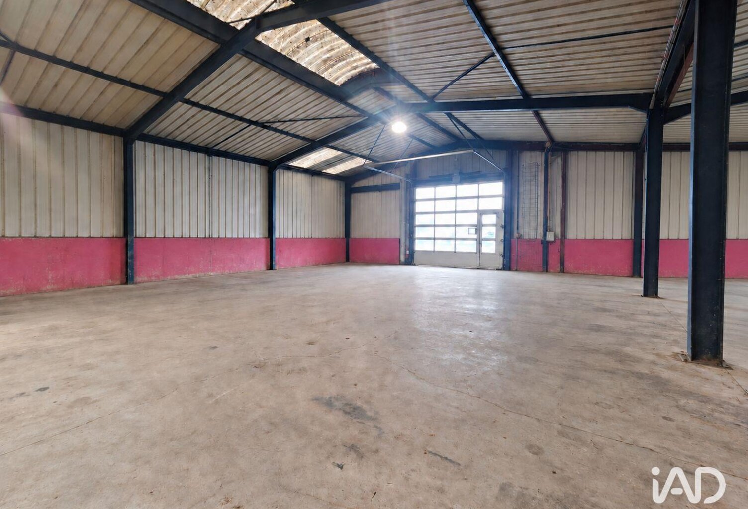 Location Local d'activités 490 m&sup2; — photo 1