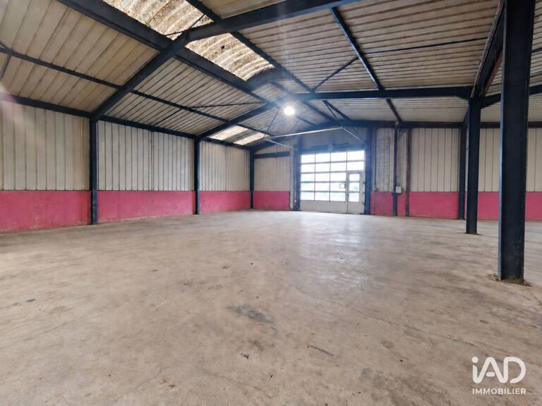 Location Local d'activités 490 m&sup2; — photo 1