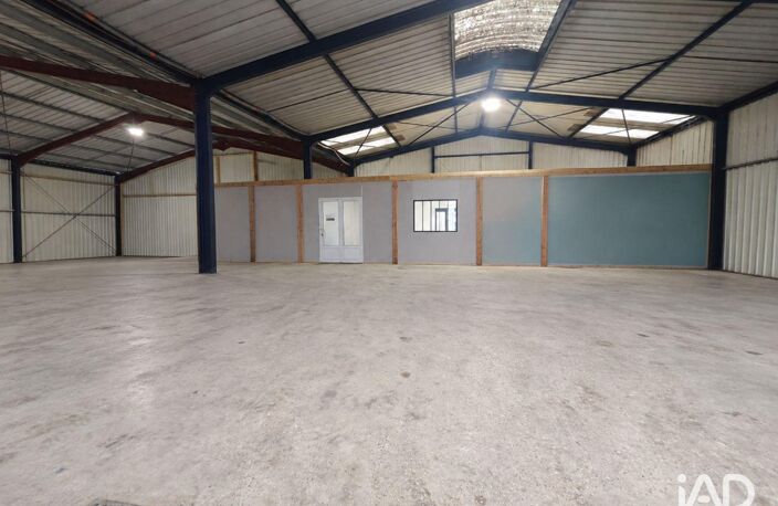 Location Local d'activités 490 m&sup2; — photo 3