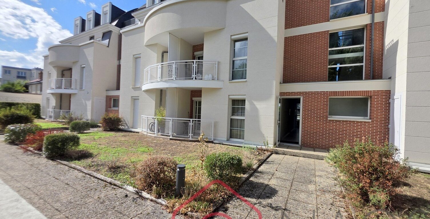Orléans patinoire appartement grand F2, deux terrasses, parking sécurisé et cave — photo 1