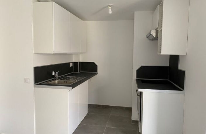 Aix En Provence : Location Appartement T1 / Studio avec terr — photo 2