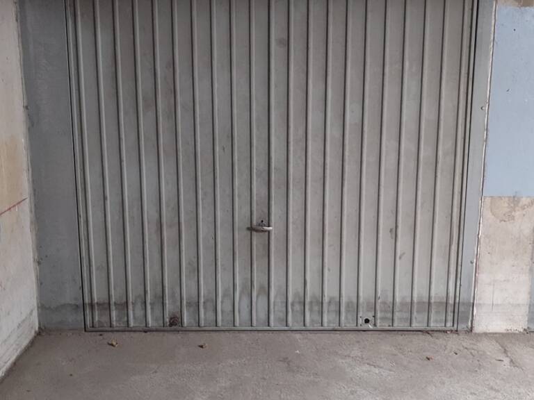 Vente Garage 12 m&sup2; — photo 1