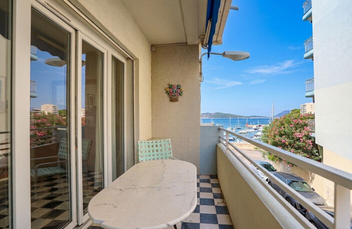M2323 - TOULON - Le Mourillon - Appartement T5 - Balcon vue mer — photo 2