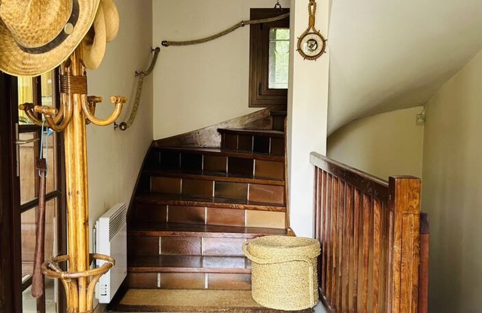 Vente Maison/villa 8 pièces — photo 2