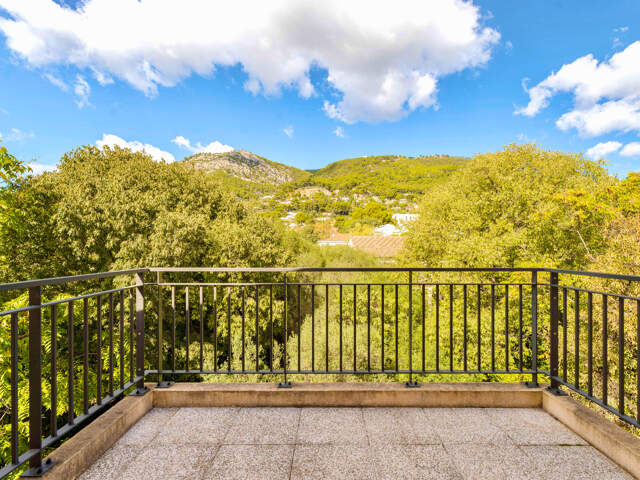 TOULON EST BAS ORTOLAN T3 DERNIER ETAGE + TERRASSE + PARKING — photo du bien