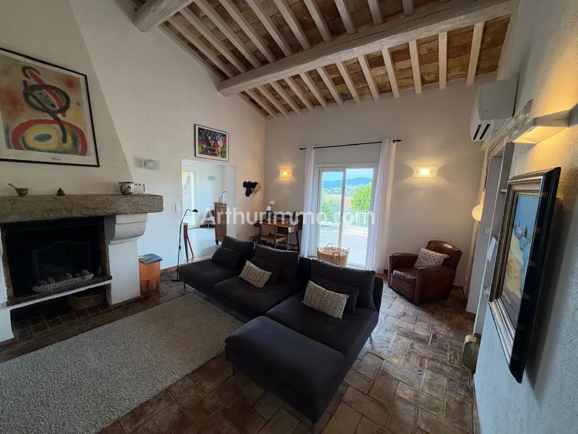 Maison 6 pièces 114 m² · à Roquebrune-sur-Argens · 114 m² · 990 000 €