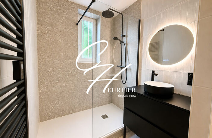 GRENOBLE Appartement T2 entièrement rénové — photo 2