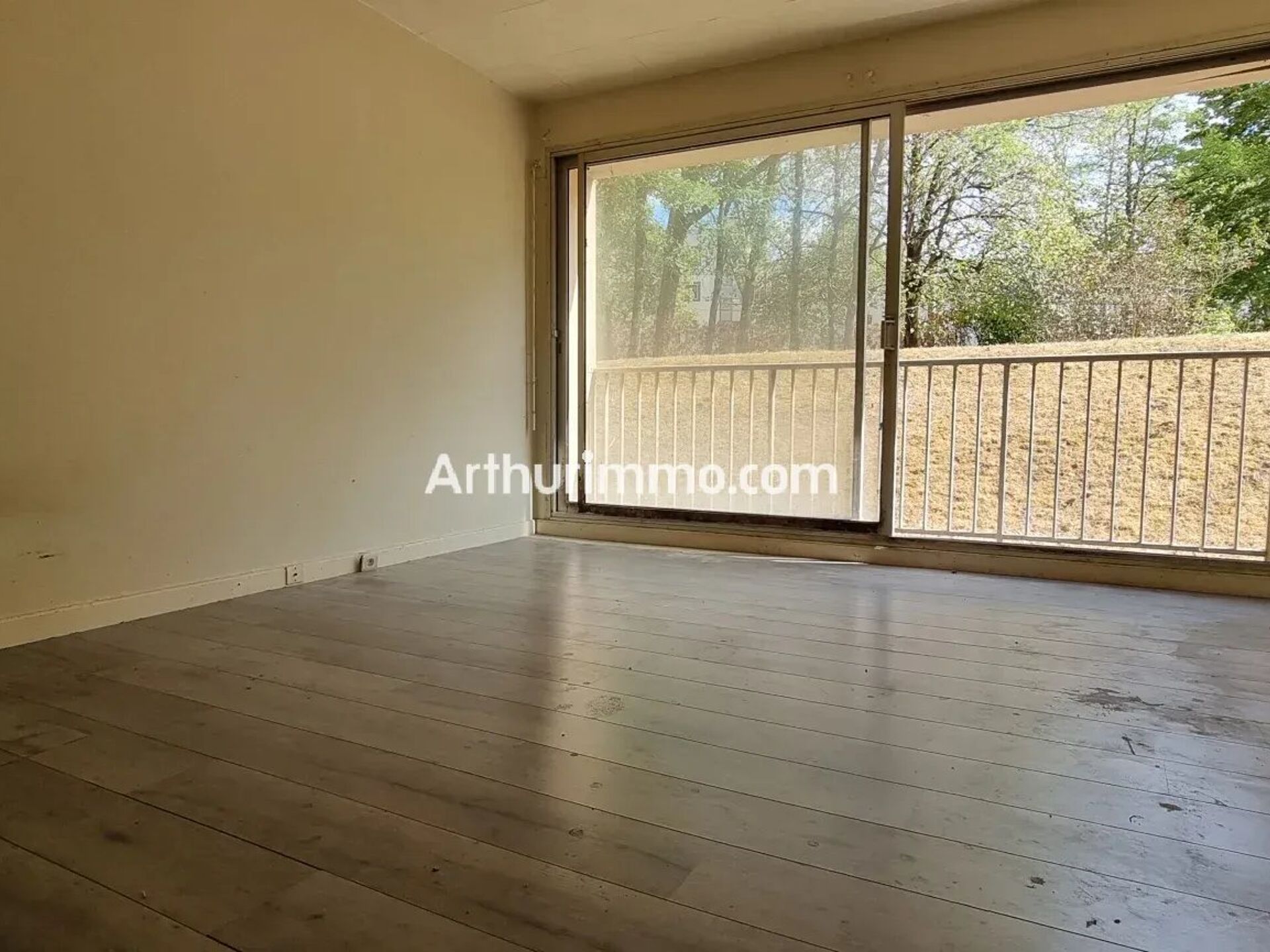 Appartement 1 pièce 32 m² · à Limeil-Brévannes · 32 m² · 80 000 €