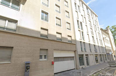 GARAGE FERME - QUARTIER SAINTE BLANDINE / CONFLUENCE — photo du bien