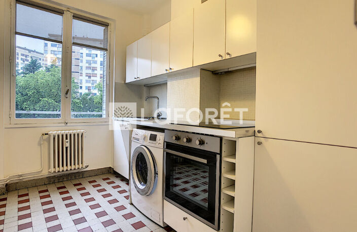 LYON 4 - CLOS JOUVE-  RUE PHILIPPE DE LASSALLE T3 — photo 4