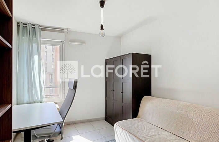 T3 de 65 m² - terrasse - double garage - Calme - Rouet Marseille 8e — photo 4