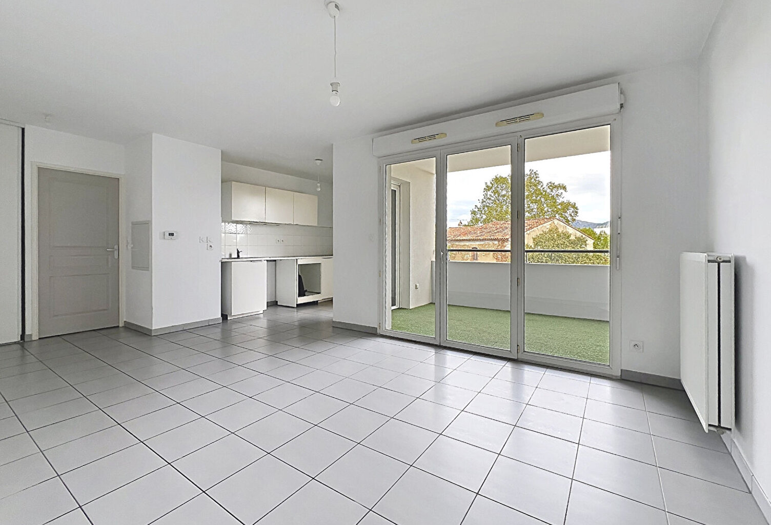 CHÂTEAU GOMBERT - T3 - DERNIER ÉTAGE - TERRASSE - DOUBLE BOX — photo 1