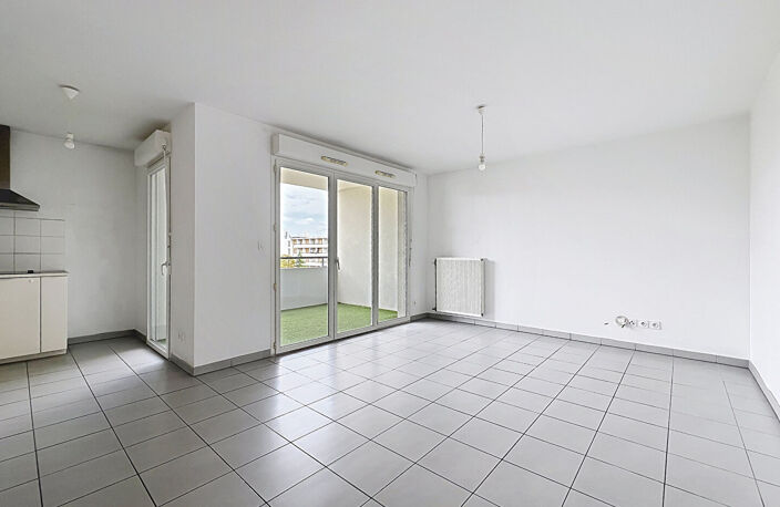 CHÂTEAU GOMBERT - T3 - DERNIER ÉTAGE - TERRASSE - DOUBLE BOX — photo 2
