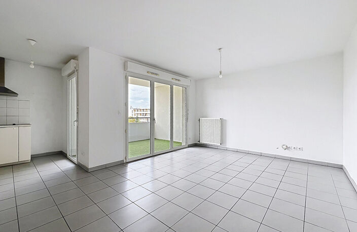 CHÂTEAU GOMBERT - T3 - DERNIER ÉTAGE - TERRASSE - DOUBLE BOX — photo 3