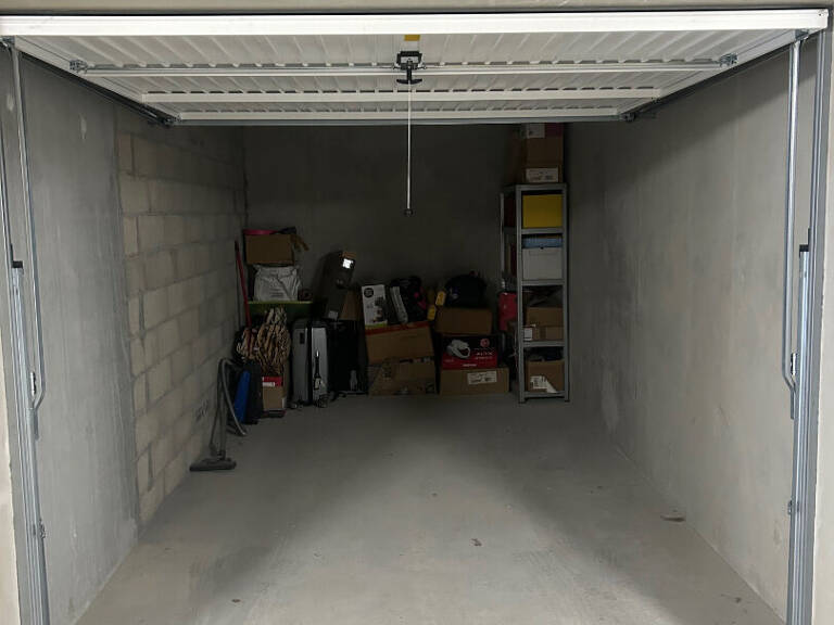 Parking / box Aix Les Bains 13.80 m2 — photo 1
