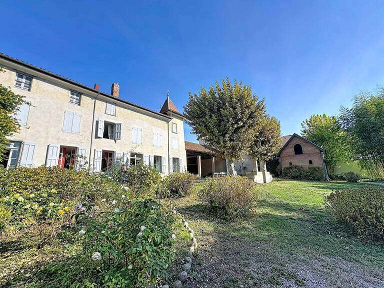 Maison La Cote Saint Andre 10 pièce(s) 380 m2 — photo 1