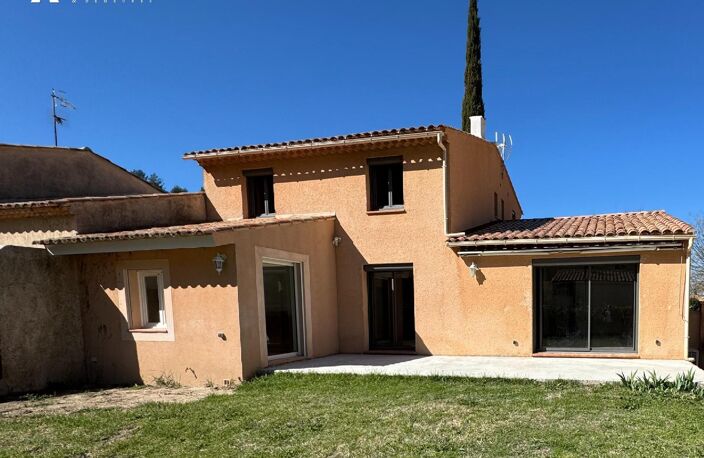 Villa — photo 2