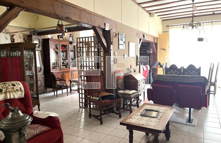 MONTREUIL BELLAY, Centre Historique, Maison Ancienne de 185M² h — photo 3