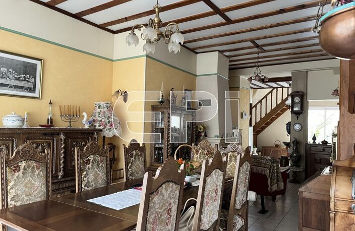 MONTREUIL BELLAY, Centre Historique, Maison Ancienne de 185M² h — photo 4
