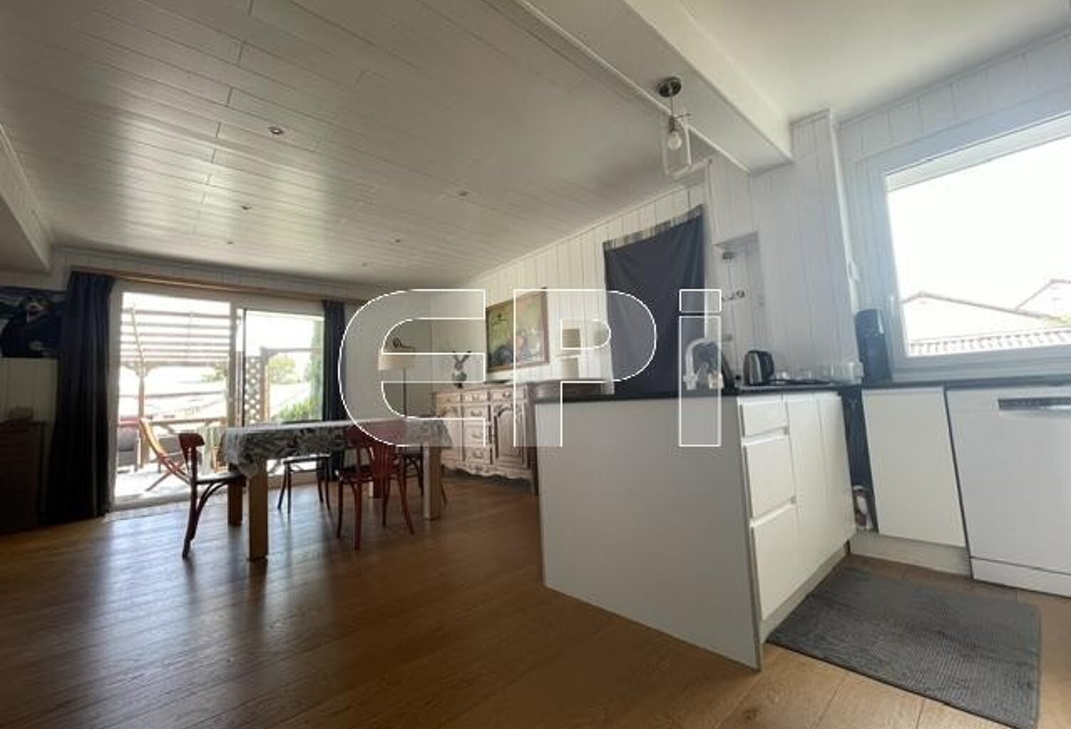 6414<br>Maison d'habitation sur 3 niveaux<br>TERRASSE avec VUE s — photo 1