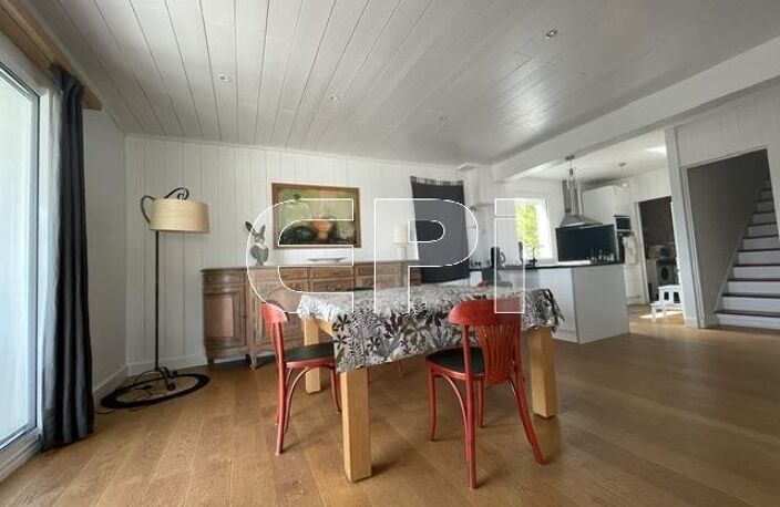 6414<br>Maison d'habitation sur 3 niveaux<br>TERRASSE avec VUE s — photo 2