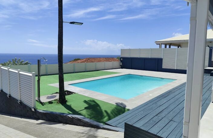 VILLA 4 CHAMBRES AVEC PISCINE  ET VUE MER– SCHOELCHER — photo 3