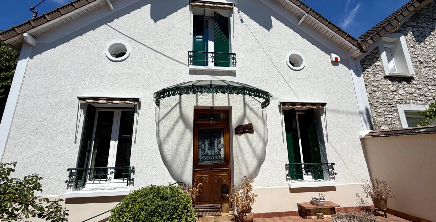 Belle maison de 121m²  sur un terrain 450m²  à deux minutes du centre ville  et de la gare de Moret-sur-Loing — photo 1