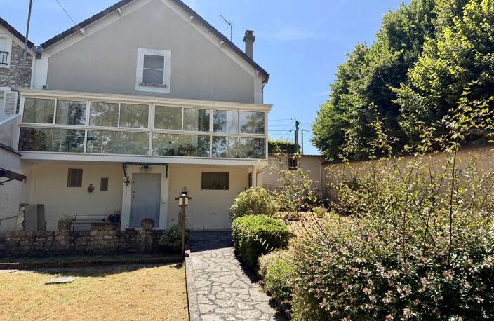 Belle maison de 121m²  sur un terrain 450m²  à deux minutes du centre ville  et de la gare de Moret-sur-Loing — photo 2