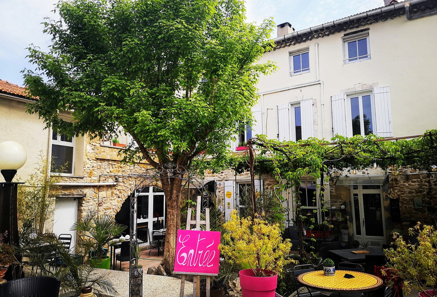 Hôtel-Restaurant (murs et fonds) — photo 1