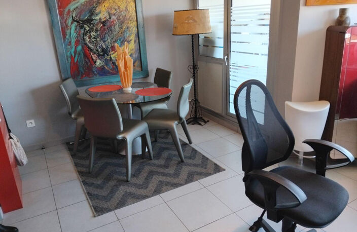 STUDIO EN 1ERE LIGNE REFAIT A NEUF — photo 2