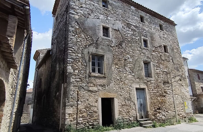 Maison de village à rénover — photo 2