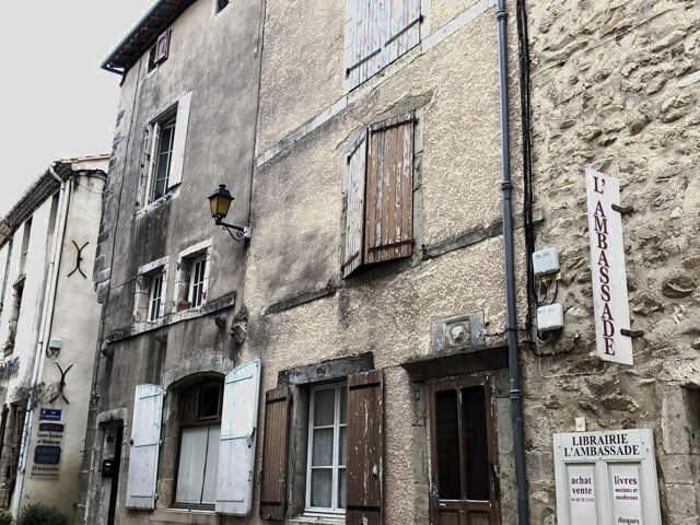 GRANDE MAISON DE VILLAGE à MONTOLIEU — photo du bien