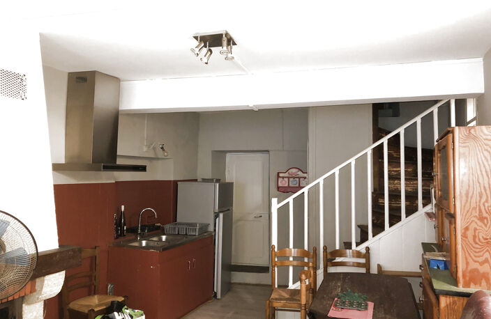 GRANDE MAISON DE VILLAGE à MONTOLIEU — photo 4