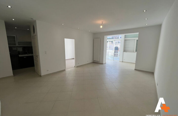 Location Vallon des Auffes : Type 3 non meublé 75m2 avec terrasse de 28m2 — photo 2