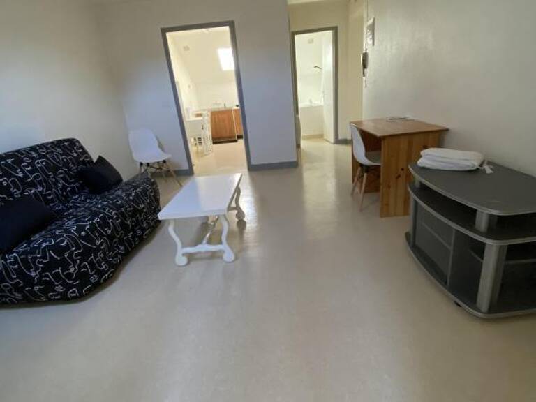 LOCATION T1 SEMI MEUBLE RODEZ SANS FRAIS D'AGENCE — photo 1