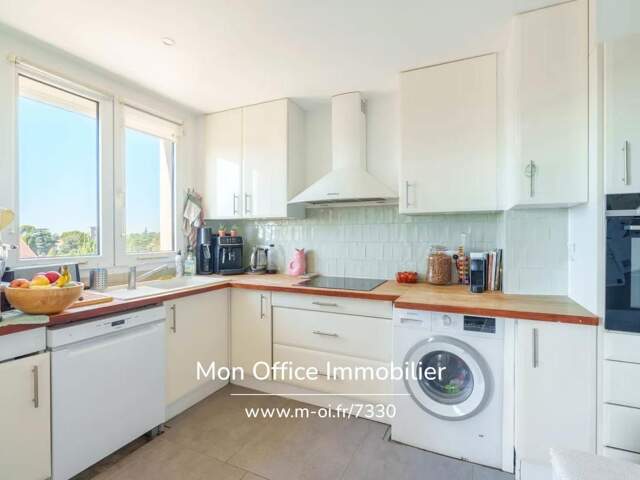 Référence : 7330-NZW - Appartement 4 pièces - balcons, dernier étage, vue dégagée — photo du bien