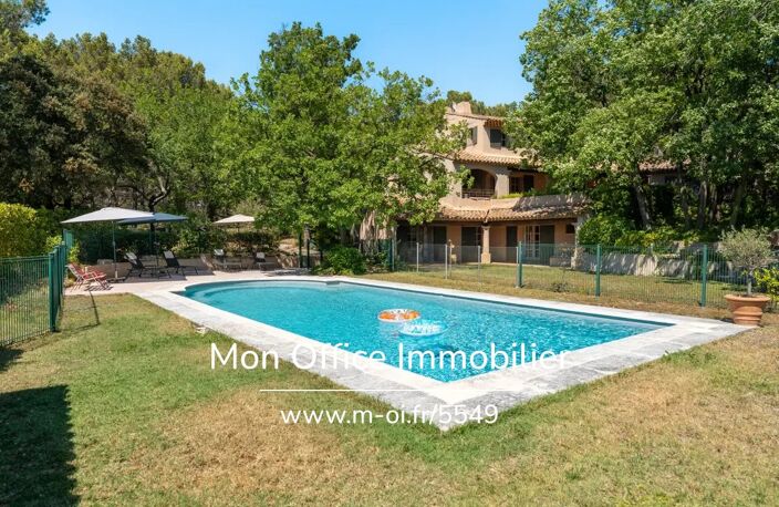Référence : 7207-NGU - Maison 10 pièces - 8 chambres - Jacuzzi, Piscine, Salle de Cinema - Village à pied — photo 3