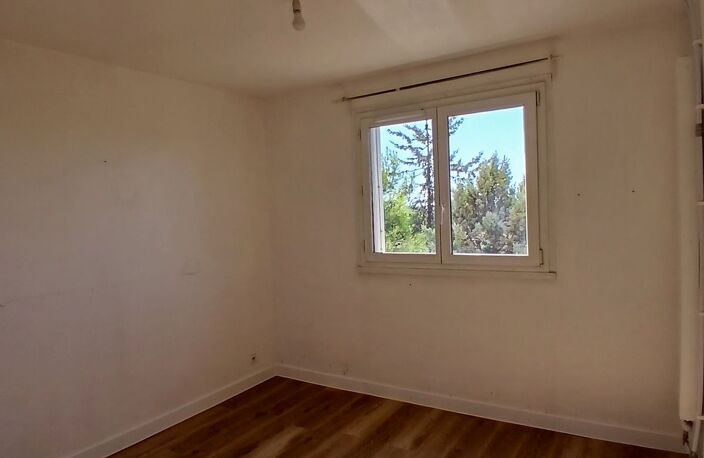 E3032B038L SPACIEUX T3 AVEC TERRASSE EN 3 EME ETAGE SANS ASCENSEUR — photo 5