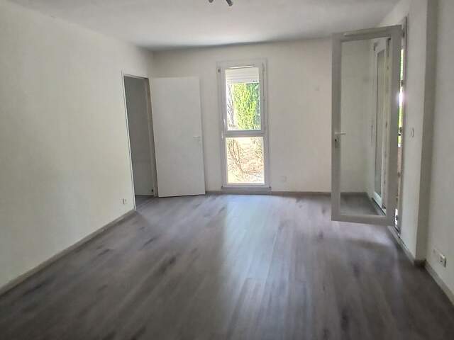 E00620041L T4  AVEC TERRASSE DANS PETITE RESIDENCE A TAILLE HUMAINE — photo du bien