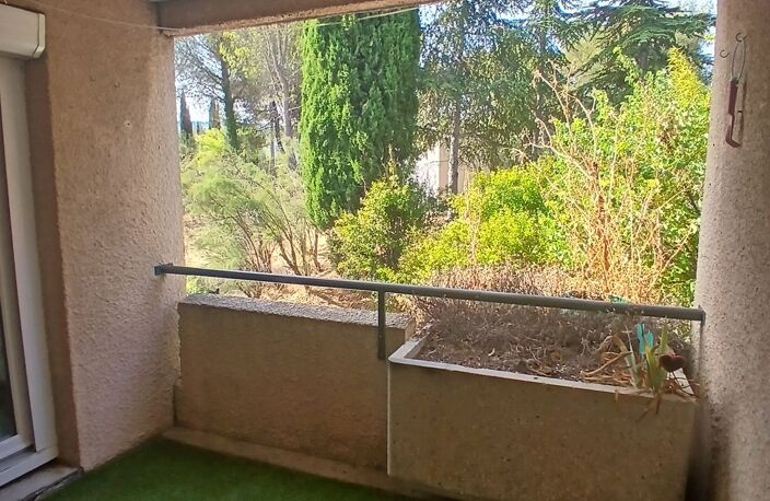 E00620041L T4 AVEC TERRASSE DANS PETITE RESIDENCE A TAILLE HUMAINE — photo 3