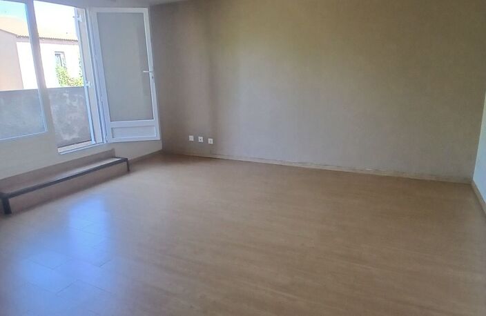 E00610030L Spacieux T2 de 55 m² avec bacon et terrasse de 12m² en 2ième et dernier étage — photo 2