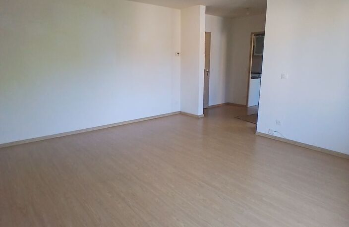 E00610030L Spacieux T2 de 55 m² avec bacon et terrasse de 12m² en 2ième et dernier étage — photo 3